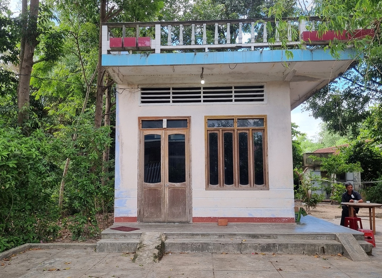 Tương lai mịt mờ của hai chị em mồ c&ocirc;i cha mẹ- Ảnh 2.