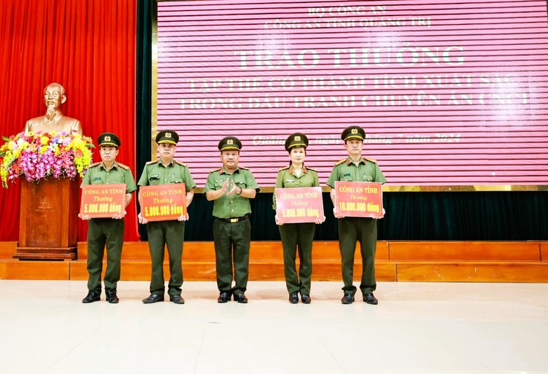 Triệt ph&aacute; đường d&acirc;y d&ugrave;ng người dưới 16 tuổi khi&ecirc;u d&acirc;m- Ảnh 1.