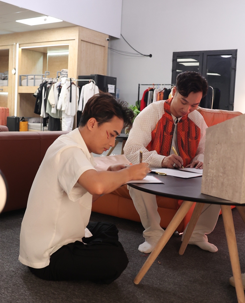 Anh trai vượt ngàn chông gai: Màn chia tay xúc động của Thành Trung- Ảnh 3. Anh trai vượt ngàn chông gai: Màn chia tay xúc động của Thành Trung- Ảnh 3.