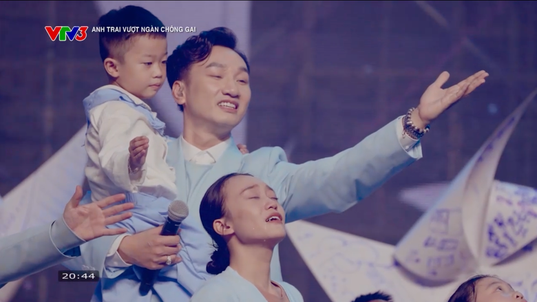 Anh trai vượt ng&agrave;n ch&ocirc;ng gai: Ph&uacute;t lắng đọng với "Nếu một mai t&ocirc;i bay l&ecirc;n trời"- Ảnh 3.