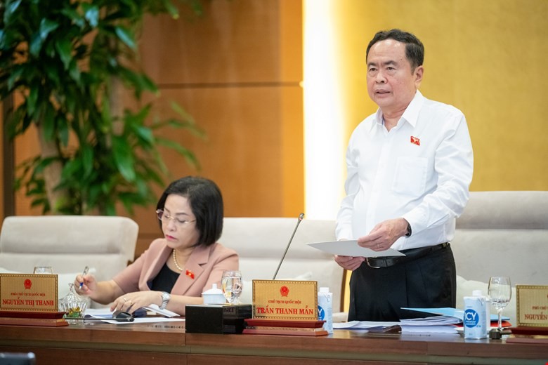 Gi&aacute; b&aacute;n ở c&aacute;c nh&agrave; thuốc phải thống nhất, kh&ocirc;ng thể c&ugrave;ng loại nhưng kh&aacute;c gi&aacute;- Ảnh 2.