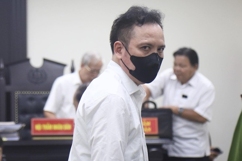 Một cựu vụ trưởng lĩnh án chung thân vì lừa đảo Chủ tịch Tân Hoàng Minh- Ảnh 1. Một cựu vụ trưởng lĩnh án chung thân vì lừa đảo Chủ tịch Tân Hoàng Minh- Ảnh 1.