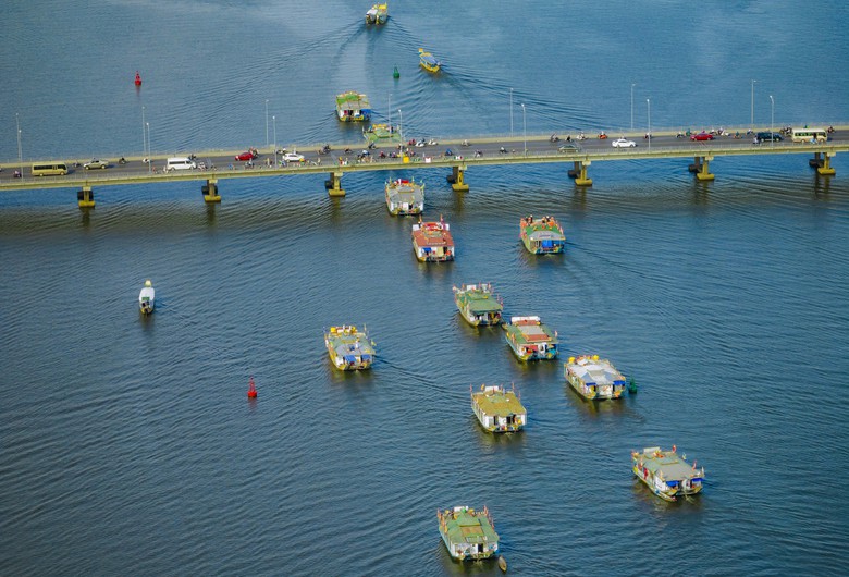 Đ&ocirc;ng đảo người d&acirc;n, du kh&aacute;ch về trẩy hội điện Huệ Nam ở Cố đ&ocirc; Huế- Ảnh 6.