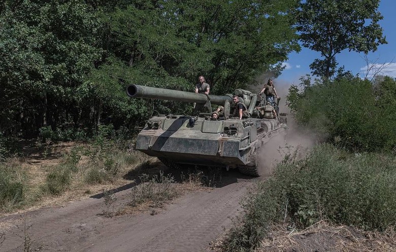 Binh sĩ Ukraine đ&agrave;o chiến h&agrave;o quyết thi gan với Nga tr&ecirc;n mặt trận Kursk- Ảnh 2.
