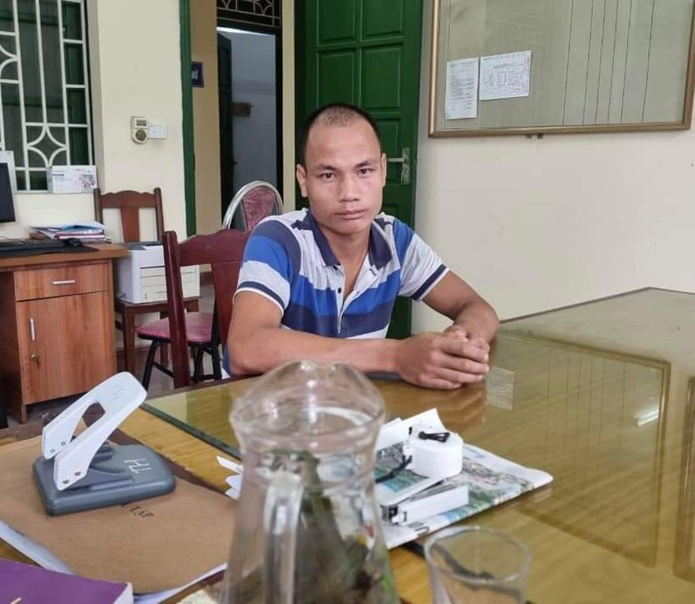 Công an vào cuộc vụ bé trai nghi bị cha dượng treo lên xà nhà ở Phú Thọ- Ảnh 2. Công an vào cuộc vụ bé trai nghi bị cha dượng treo lên xà nhà ở Phú Thọ- Ảnh 2.