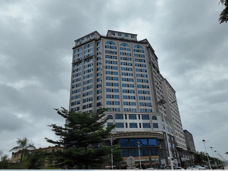 H&agrave;nh tr&igrave;nh đột k&iacute;ch khu Tam Gi&aacute;c V&agrave;ng bắt 155 đối tượng lừa đảo qua mạng- Ảnh 1.