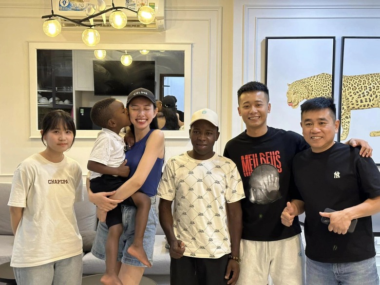 Thùy Tiên và Quang Linh Vlogs chuẩn bị cưới là tin không có thật- Ảnh 2. Thùy Tiên và Quang Linh Vlogs chuẩn bị cưới là tin không có thật- Ảnh 2.