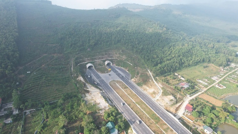 HHV trúng thầu quản lý vận hành nhiều đoạn tuyến trên cao tốc Bắc - Nam- Ảnh 1. HHV trúng thầu quản lý vận hành nhiều đoạn tuyến trên cao tốc Bắc - Nam- Ảnh 1.