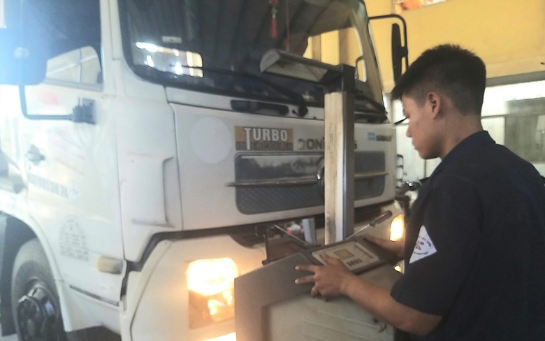 Kh&ocirc;ng c&ograve;n xếp h&agrave;ng chờ đăng kiểm nhờ c&oacute; app