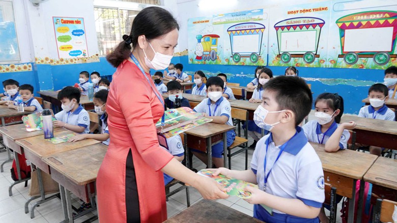 Bộ Ch&iacute;nh trị y&ecirc;u cầu thực hiện chủ trương "lương nh&agrave; gi&aacute;o được xếp cao nhất"- Ảnh 1.