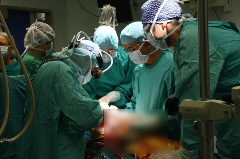 Cứu sống b&eacute; trai c&oacute; l&aacute; l&aacute;ch, đại tr&agrave;ng, ruột non v&agrave; thận tr&aacute;i lạc chỗ l&ecirc;n lồng ngực- Ảnh 1.