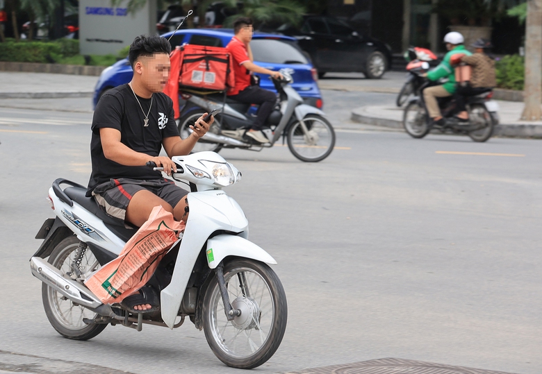 Mua tin vi phạm giao th&ocirc;ng, n&ecirc;n kh&ocirc;ng?- Ảnh 1.