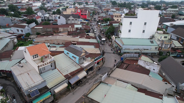 Đồng Nai: Xe tải cày nát hai tuyến đường nội đô- Ảnh 6. Đồng Nai: Xe tải cày nát hai tuyến đường nội đô- Ảnh 6.