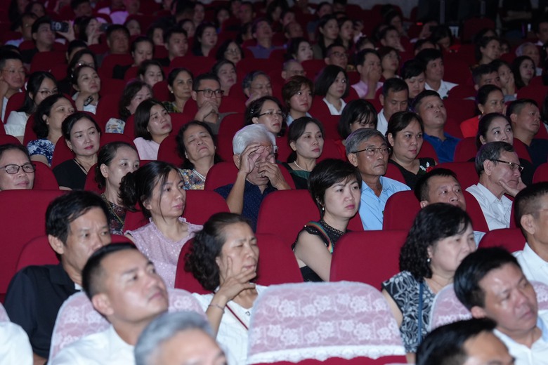 "Ơn nghĩa sinh th&agrave;nh 2024": Vỡ o&agrave; x&uacute;c động, ấm &aacute;p l&ograve;ng tri &acirc;n- Ảnh 5.