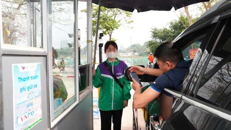 H&agrave; Nội c&oacute; 99 điểm đỗ xe kh&ocirc;ng d&ugrave;ng tiền mặt- Ảnh 1.