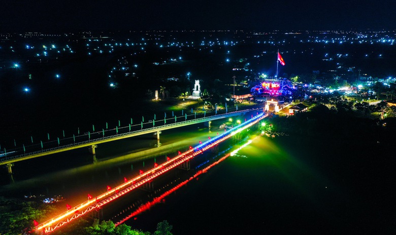 &Acirc;m vang &ldquo;Vĩ tuyến 17 - Kh&aacute;t vọng h&ograve;a b&igrave;nh&rdquo;- Ảnh 2.