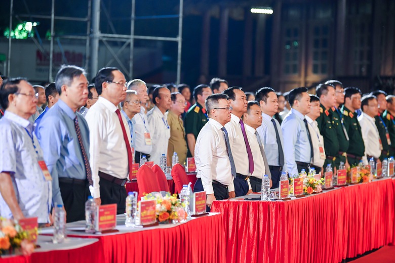 &Acirc;m vang &ldquo;Vĩ tuyến 17 - Kh&aacute;t vọng h&ograve;a b&igrave;nh&rdquo;- Ảnh 4.