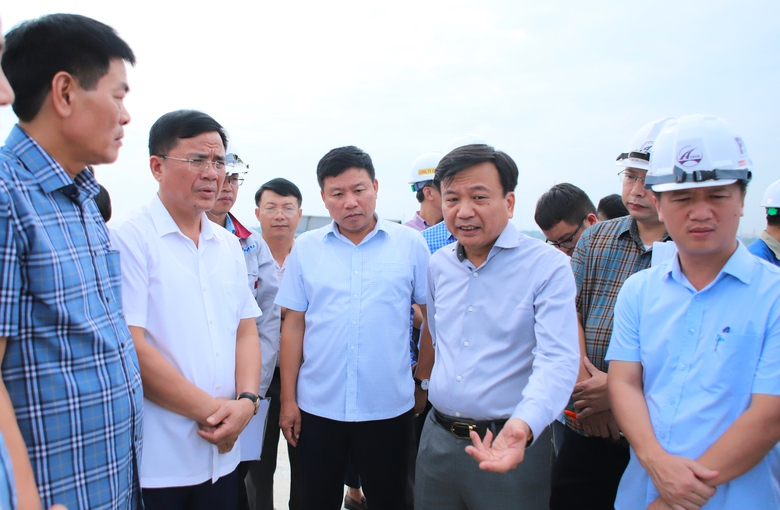 Thứ trưởng Bộ GTVT: Địa phương đ&atilde; cam kết, cần h&agrave;nh động để b&agrave;n giao mặt bằng QL7- Ảnh 4.