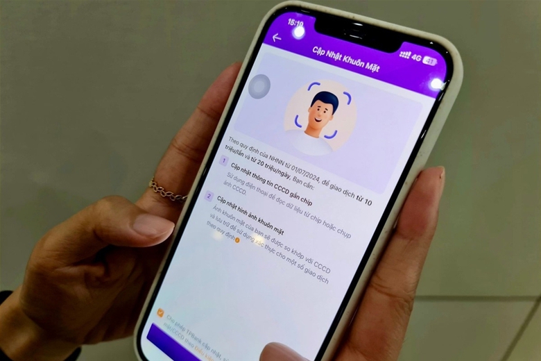 Kết bạn online với "bố đơn thân", người phụ nữ bị lừa mất 4 tỷ đồng- Ảnh 1. Kết bạn online với "bố đơn thân", người phụ nữ bị lừa mất 4 tỷ đồng- Ảnh 1.