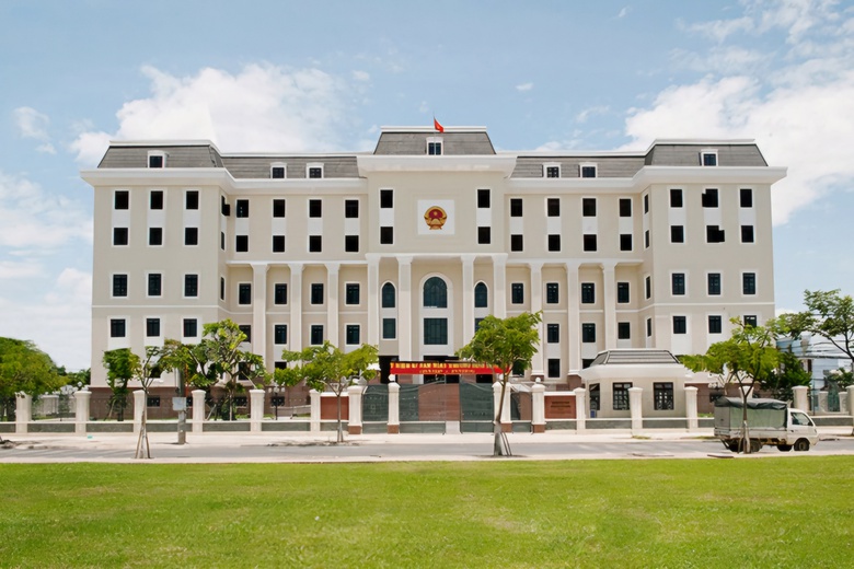 Bắt quả tang ph&oacute; ph&ograve;ng thuộc TAND cấp cao tại Đ&agrave; Nẵng m&ocirc;i giới hối lộ- Ảnh 1.