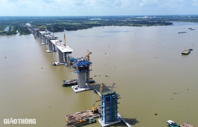 Ngắm cầu Nhơn Trạch nối TP.HCM với Đồng Nai sắp hợp long v&agrave;o th&aacute;ng 1/2025- Ảnh 1.