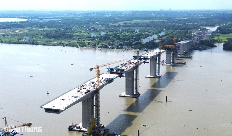 Ngắm cầu Nhơn Trạch nối TP.HCM với Đồng Nai sắp hợp long v&agrave;o th&aacute;ng 1/2025- Ảnh 2.