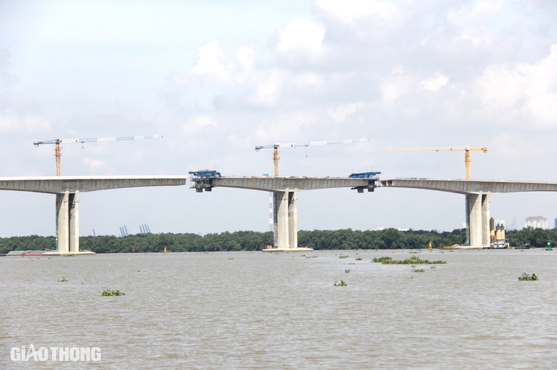 Ngắm cầu Nhơn Trạch nối TP.HCM với Đồng Nai sắp hợp long v&agrave;o th&aacute;ng 1/2025- Ảnh 4.