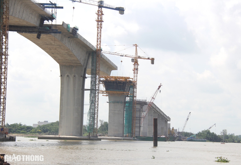 Ngắm cầu Nhơn Trạch nối TP.HCM với Đồng Nai sắp hợp long v&agrave;o th&aacute;ng 1/2025- Ảnh 10.