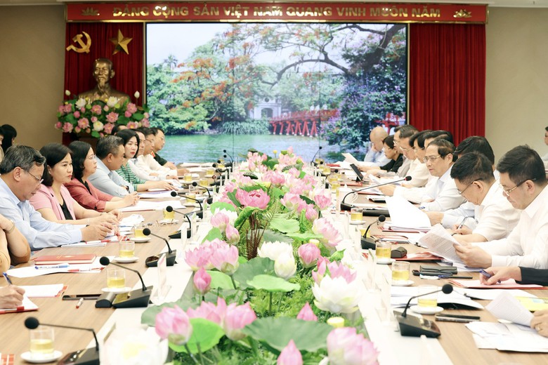 H&agrave; Nội đề nghị c&oacute; ch&iacute;nh s&aacute;ch đặc th&ugrave;, đột ph&aacute; cho đường sắt đ&ocirc; thị- Ảnh 2.