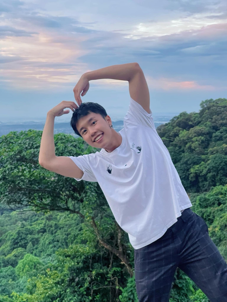 Phim "Đi giữa trời rực rỡ" tr&ecirc;n VTV c&oacute; con trai V&acirc;n Dung vấp tranh c&atilde;i, v&igrave; sao vẫn hot?- Ảnh 8.