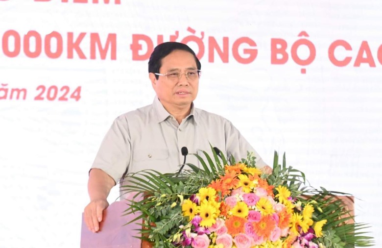 Thủ tướng: Đồng t&acirc;m hiệp lực "chỉ b&agrave;n l&agrave;m, kh&ocirc;ng b&agrave;n l&ugrave;i" ho&agrave;n th&agrave;nh 3.000km cao tốc- Ảnh 1.
