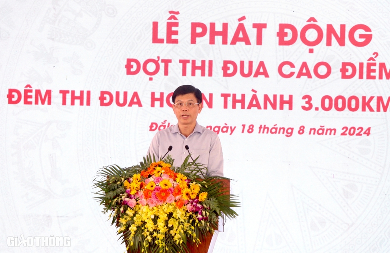 Thủ tướng: Đồng t&acirc;m hiệp lực "chỉ b&agrave;n l&agrave;m, kh&ocirc;ng b&agrave;n l&ugrave;i" ho&agrave;n th&agrave;nh 3.000km cao tốc- Ảnh 7.