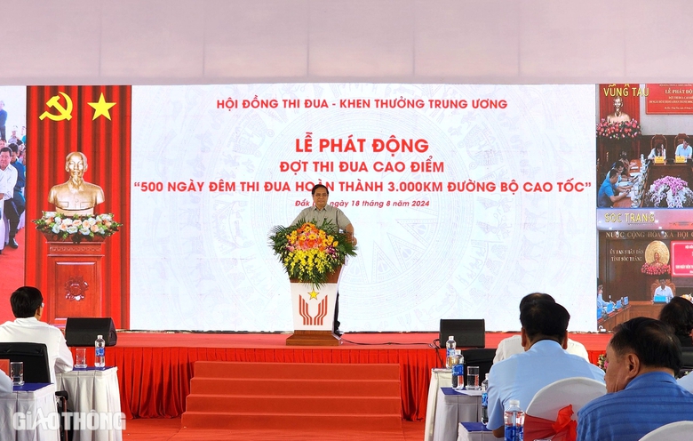 Tại lễ ph&aacute;t động thi đua l&agrave;m cao tốc, nh&agrave; thầu Sơn Hải đề đạt 2 việc, Thủ tướng quyết ngay- Ảnh 1.