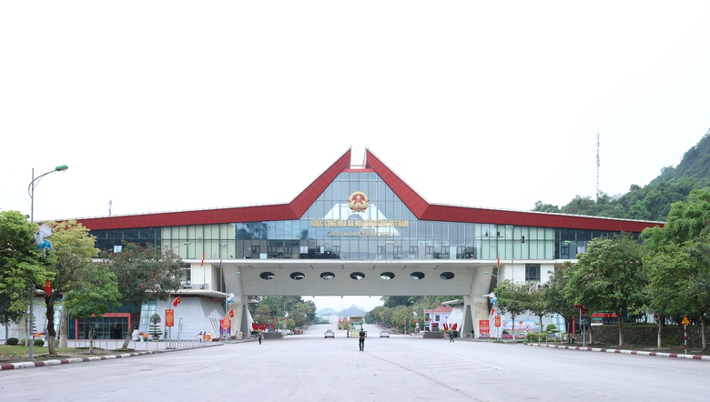 X&acirc;y dựng cửa khẩu quốc tế Hữu Nghị th&agrave;nh kiểu mẫu ti&ecirc;n tiến nhất ASEAN- Ảnh 1.