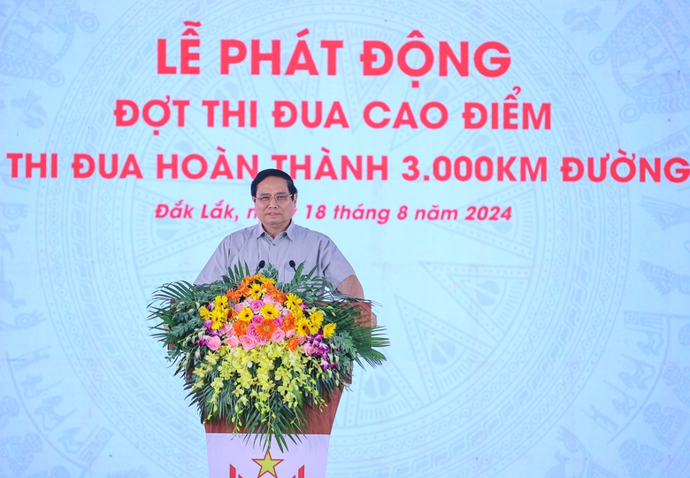Thủ tướng: Đồng t&acirc;m hiệp lực "chỉ b&agrave;n l&agrave;m, kh&ocirc;ng b&agrave;n l&ugrave;i" ho&agrave;n th&agrave;nh 3.000km cao tốc- Ảnh 2.