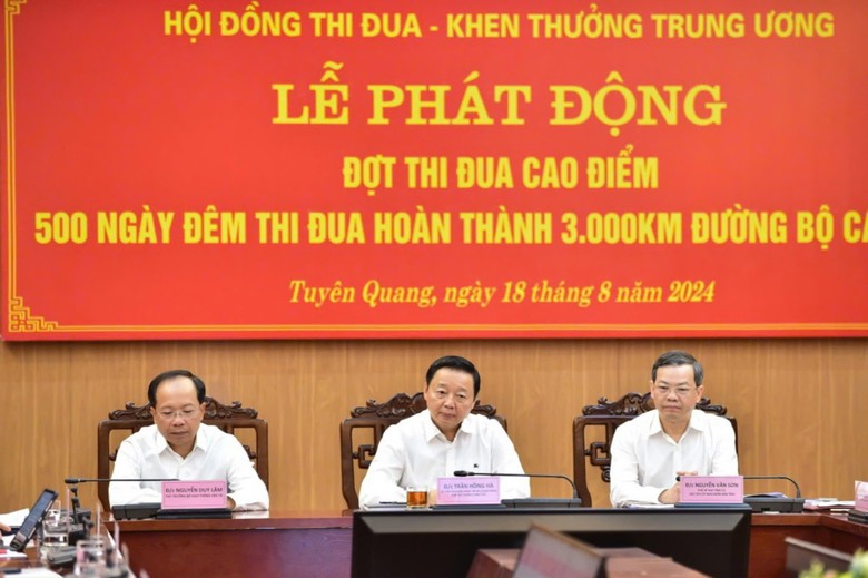 Thủ tướng: Đồng t&acirc;m hiệp lực "chỉ b&agrave;n l&agrave;m, kh&ocirc;ng b&agrave;n l&ugrave;i" ho&agrave;n th&agrave;nh 3.000km cao tốc- Ảnh 4.