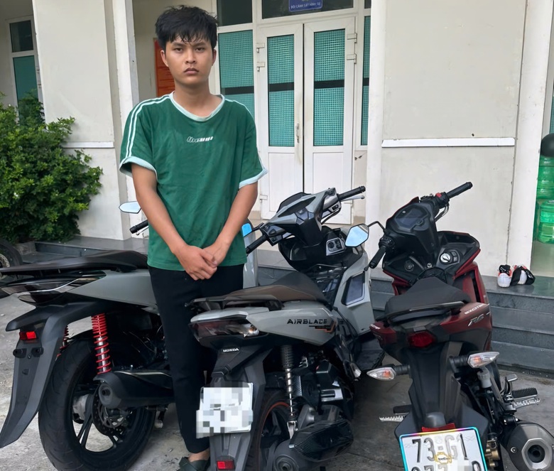 Thanh ni&ecirc;n ph&aacute; kh&oacute;a tiệm cầm đồ, trộm nhiều xe m&aacute;y đắt tiền- Ảnh 1.
