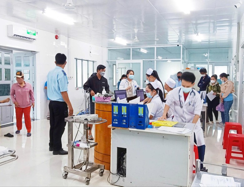 Hai vụ va chạm tr&ecirc;n cao tốc TP.HCM - Trung Lương, 10 người nhập viện- Ảnh 1.