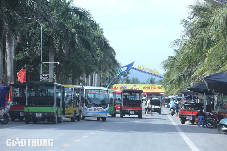 V&igrave; sao b&atilde;i biển Hải Tiến năm nay "ngủ đ&ocirc;ng" sớm?- Ảnh 1.