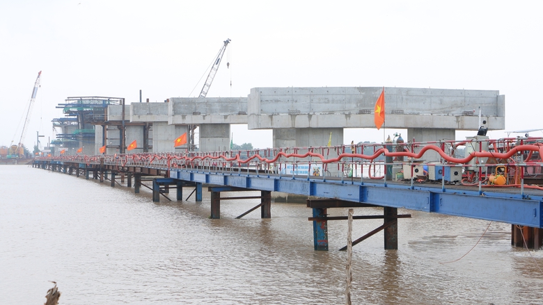 Phấn đấu đưa cầu Đại Ng&atilde;i 2 về đ&iacute;ch trong năm 2025- Ảnh 2.