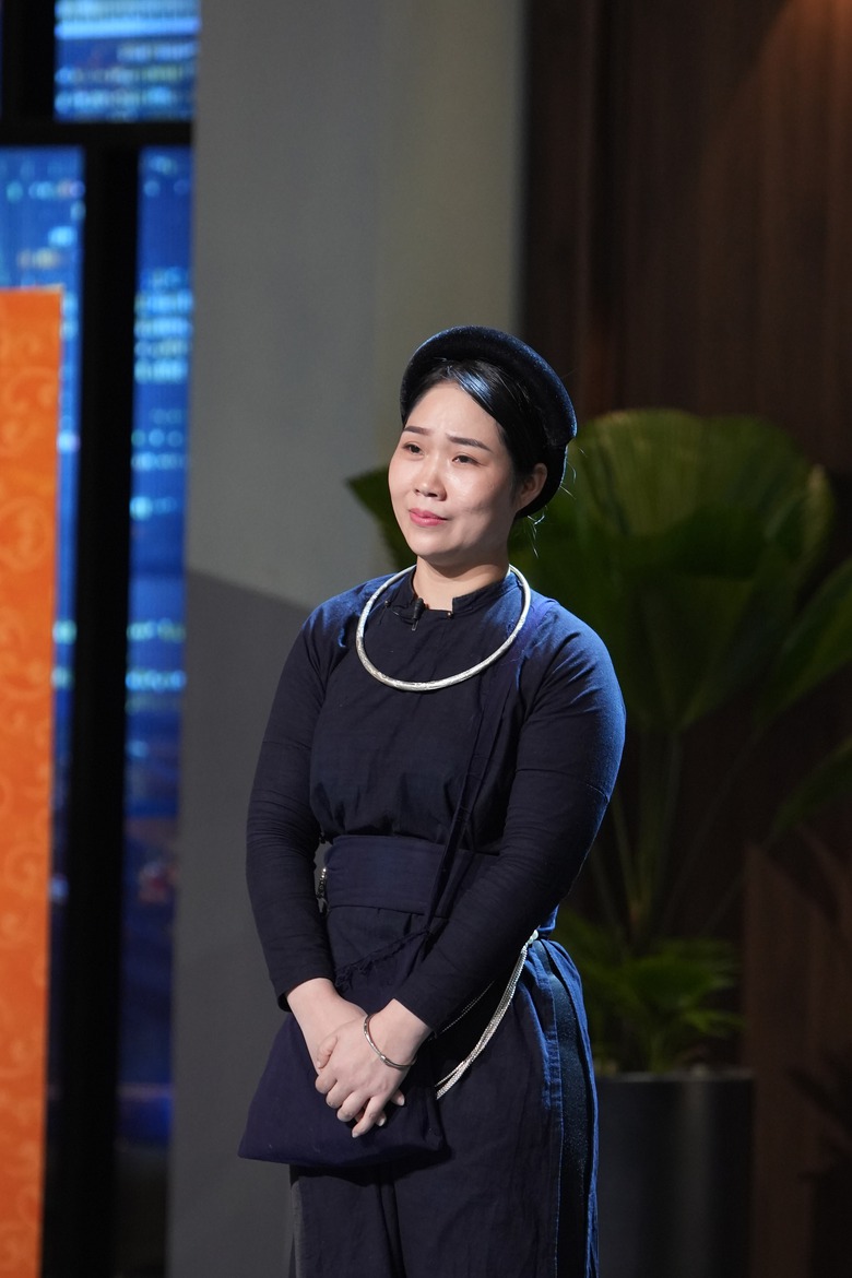 Cô gái dân tộc Nùng gọi vốn, khiến 5 Shark hỗ trợ nhiệt tình- Ảnh 2. Cô gái dân tộc Nùng gọi vốn, khiến 5 Shark hỗ trợ nhiệt tình- Ảnh 2.
