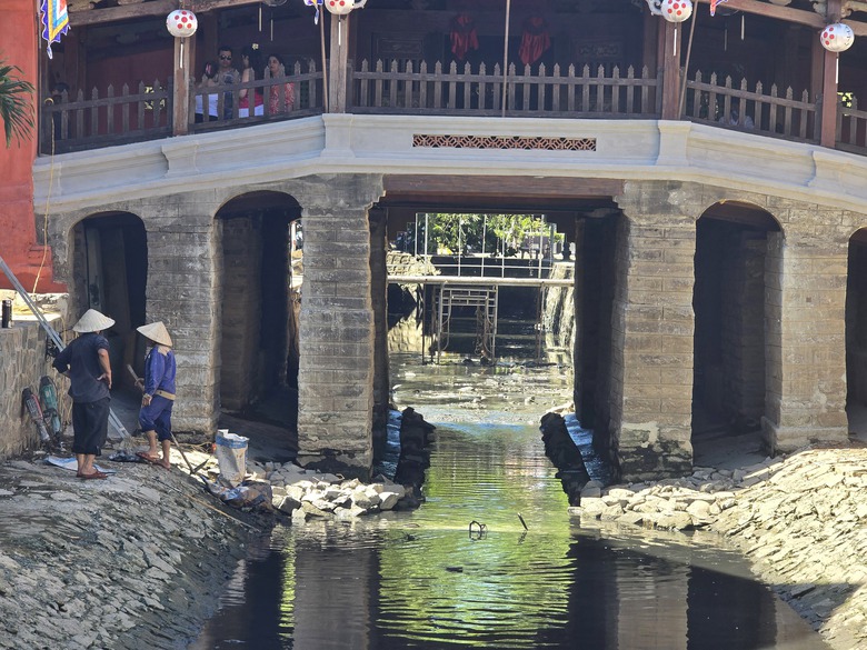 Chùa Cầu đón hàng nghìn lượt du khách sau trùng tu- Ảnh 8. Chùa Cầu đón hàng nghìn lượt du khách sau trùng tu- Ảnh 8.