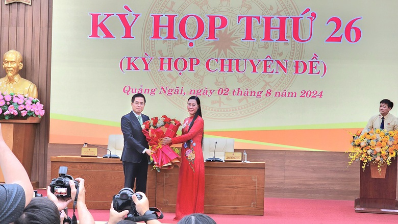Quảng Ng&atilde;i c&oacute; t&acirc;n chủ tịch UBND tỉnh - Ảnh 2.