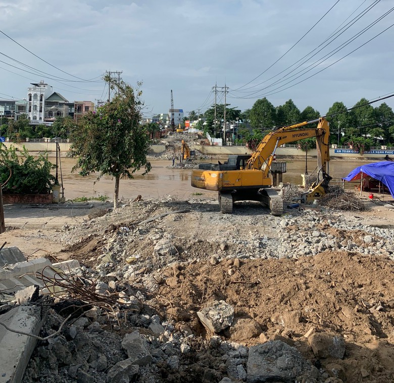 Lụt tiến độ do vướng GPMB, 8 c&acirc;y cầu đang tăng tốc thi c&ocirc;ng- Ảnh 3.