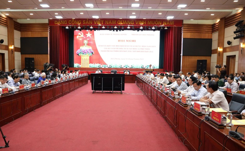 Hải Phòng 5 năm duy trì tăng trưởng kinh tế cao gấp 2,44 lần bình quân chung cả nước- Ảnh 1. Hải Phòng 5 năm duy trì tăng trưởng kinh tế cao gấp 2,44 lần bình quân chung cả nước- Ảnh 1.