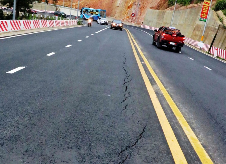 Khẩn trương khắc phục l&uacute;n, nứt mặt đường đ&egrave;o Prenn trước ng&agrave;y 15/8- Ảnh 2.