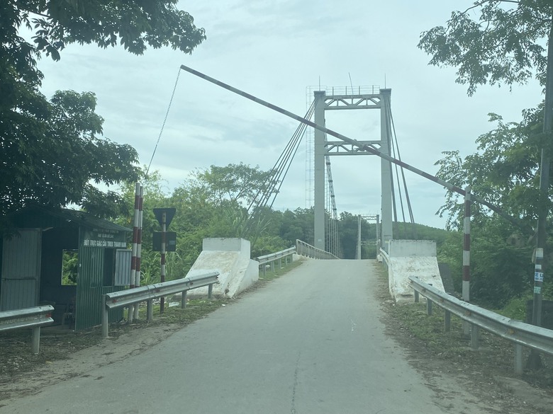 Cầu 166 tỷ x&acirc;y xong hơn 1 năm nhưng vẫn chưa c&oacute; đường để đi- Ảnh 3.