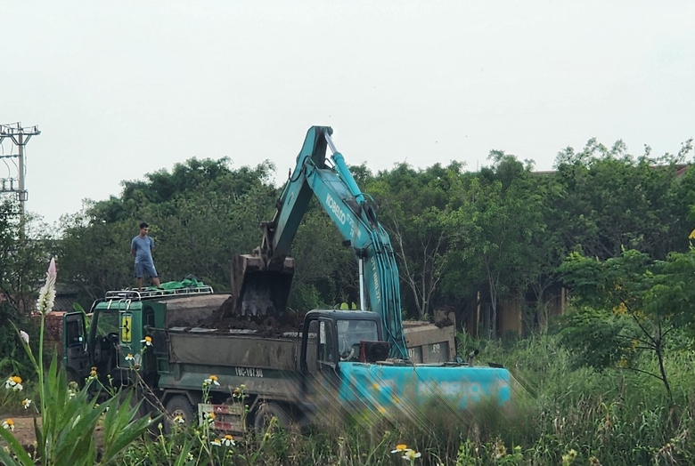Nam Định: Nghi vấn nh&agrave; thầu mua đất thải c&ocirc;ng tr&igrave;nh thi c&ocirc;ng hạ tầng khu du lịch- Ảnh 1.