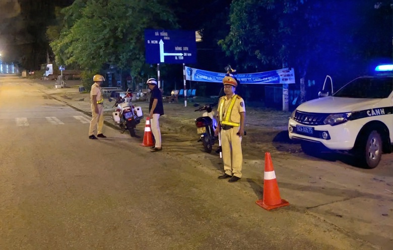 Hơn 600 t&agrave;i xế ở Quảng Nam bị xử l&yacute; sau 5 ng&agrave;y CSGT đồng loạt ra qu&acirc;n- Ảnh 2.