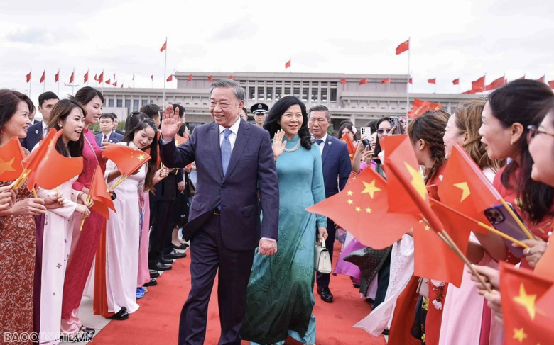 Việt - Trung th&uacute;c đẩy kết nối đường bộ cao tốc, đường sắt tốc độ cao- Ảnh 1.